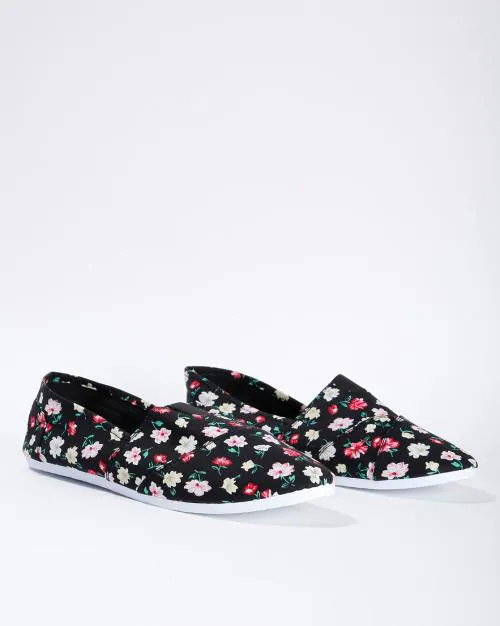 Floral Print Slip-On Canvas Shoes