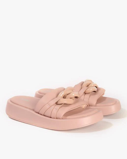 Women Women Flat Sandals with Metal Accent