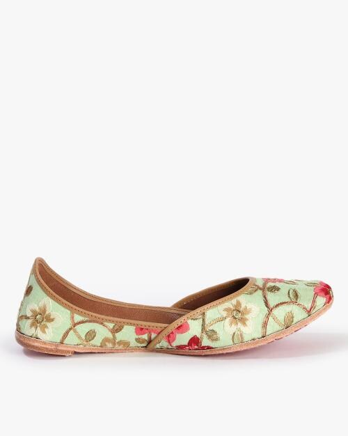 Embroidered Low-Top Mojaries
