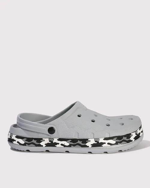 Men Camouflage Print Clogs