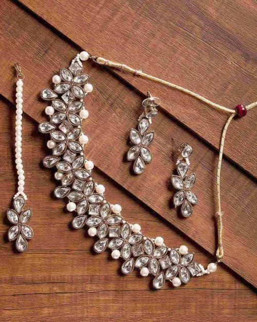 Alluring Crystal Shine Stones & Pearls Choker Jewellery Set - ZPFK9365