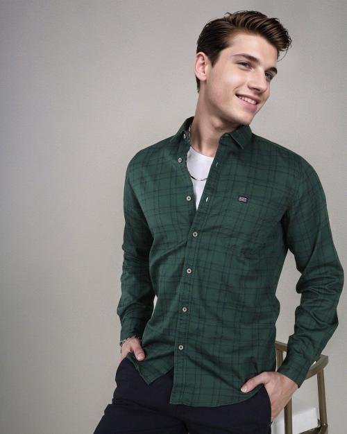 Men Checked Slim Fit Shirt with Patch Pocket