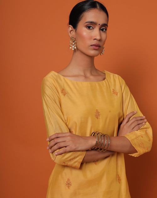 Women Parijata Art Silk Embroidered Straight Kurta