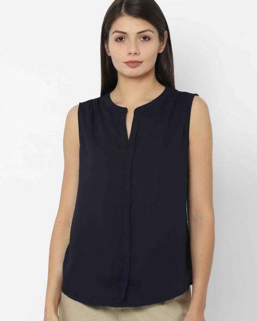 Top with Notched Collar