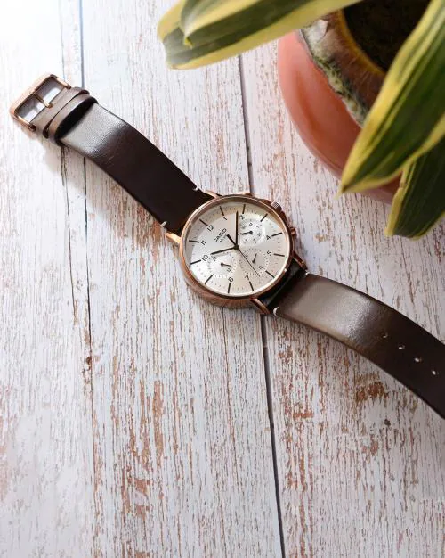 A1850 Enticer Men (MTP-E321RL-5AVDF) Analog Wrist Watch