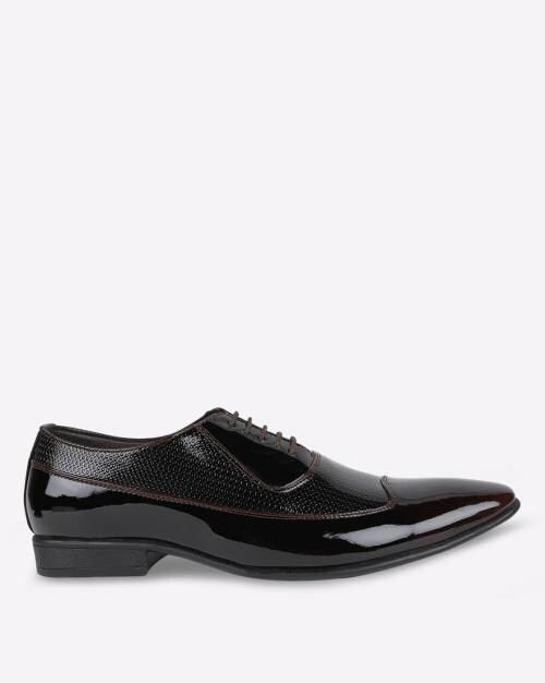 pointed toe oxford shoes