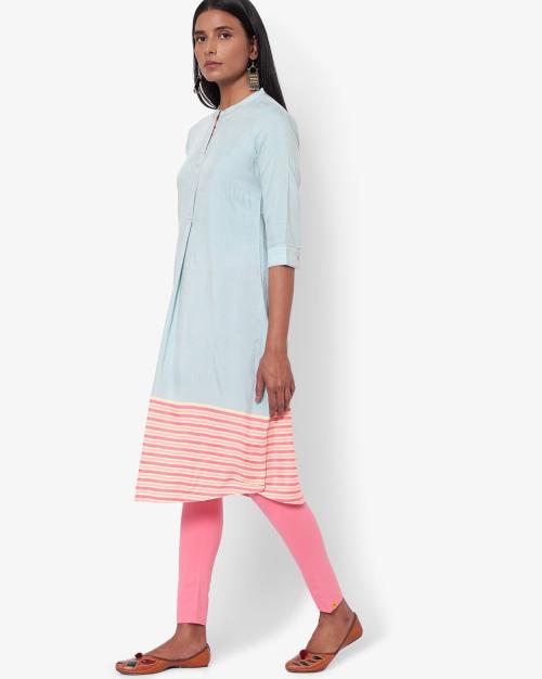 Straight kurta with Ankle-Length Leggings