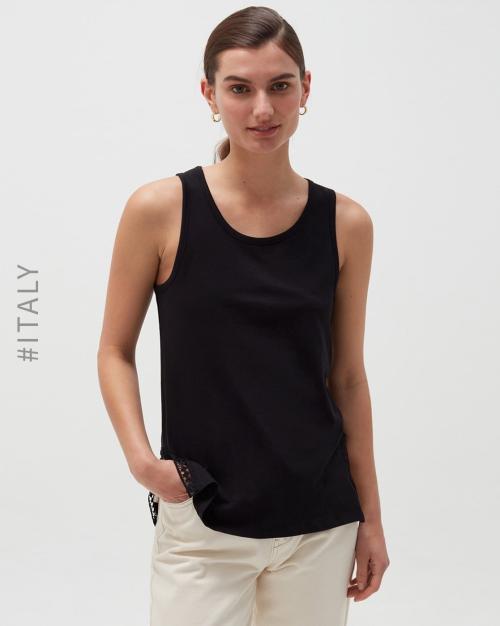 Sleeveless Round-Neck Top