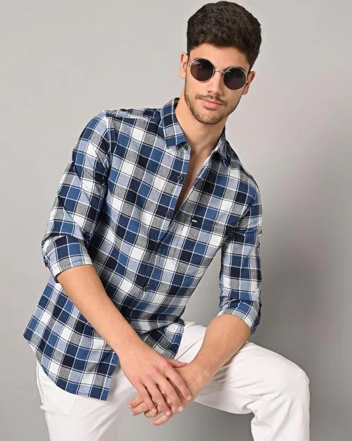 Men Checked Slim Fit Shirt with Patch Pocket