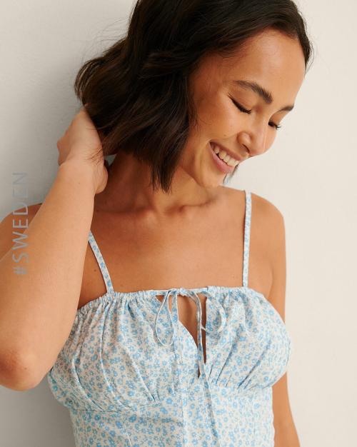 Floral Print Square-Neck Fitted Top