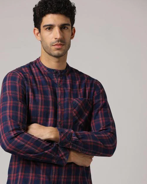 Men Checked Slim Fit Shirt with Patch Pocket