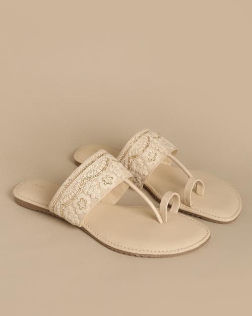 Embroidered Toe-Ring Flat Sandals