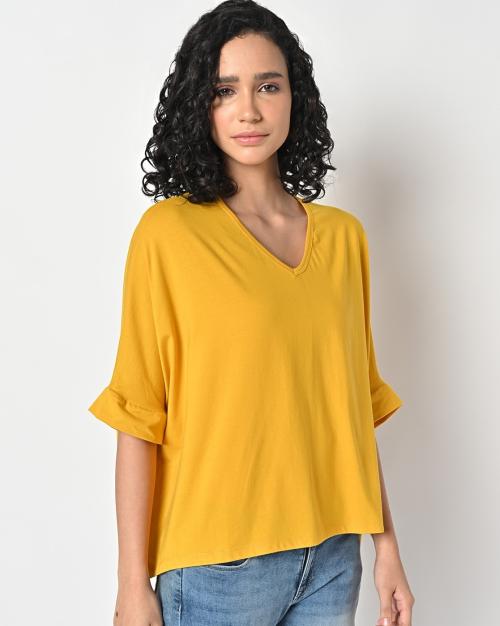 V-neck Knitted Top with High-Low Hemline