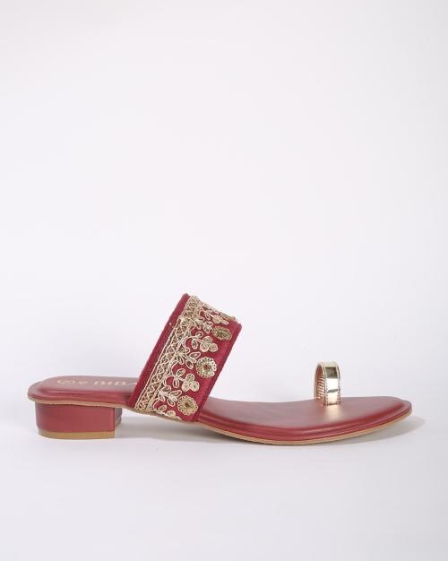 Embroidered Toe-Ring Sandals