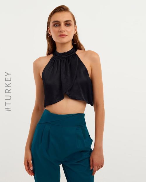 Fitted Halter-Neck Crop Top