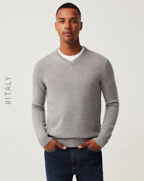 Ribbed V-Neck Pullover