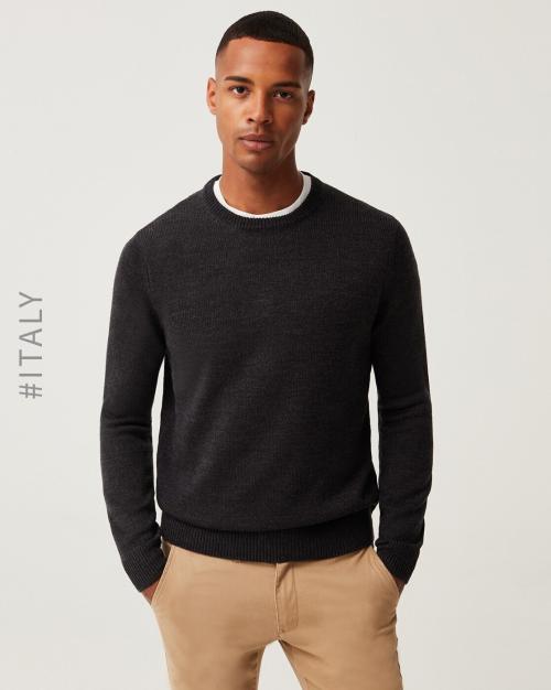Ribbed Crew-Neck Pullover