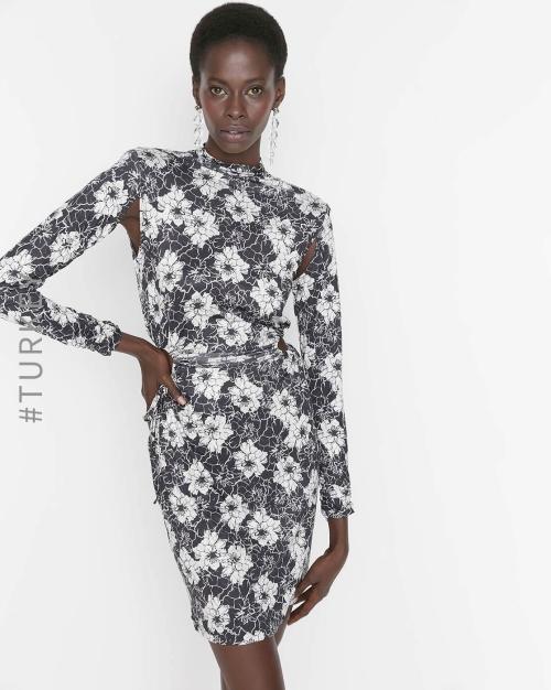 Floral Print Sheath Dress with Cutout