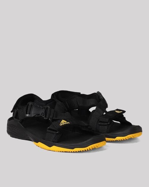 Men Adissey M Cross-Strap Sandals