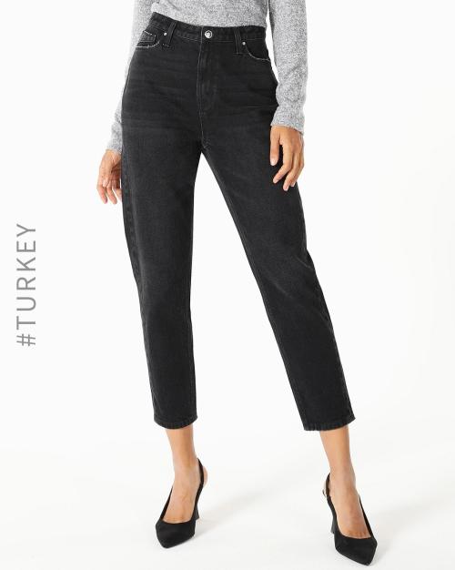 Lightly Washed Tapered Fit Denim Jeans