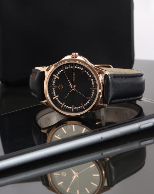 Black Dial Analogue Fashion Watch with Leather Strap For Women