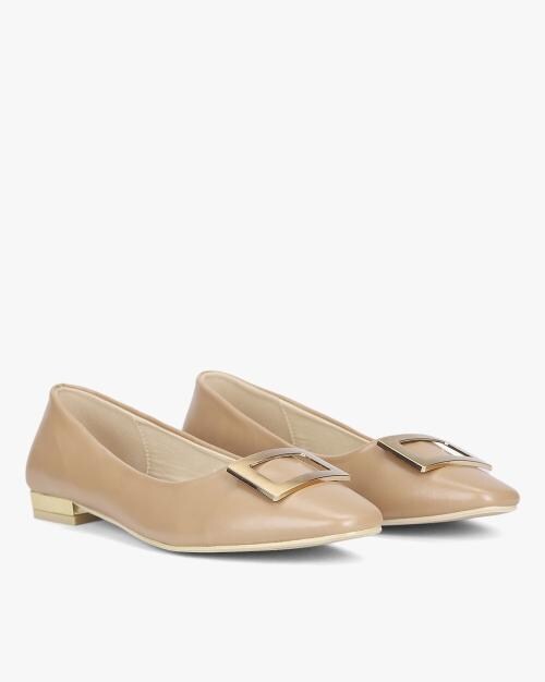 Women Ballarinas with Metal