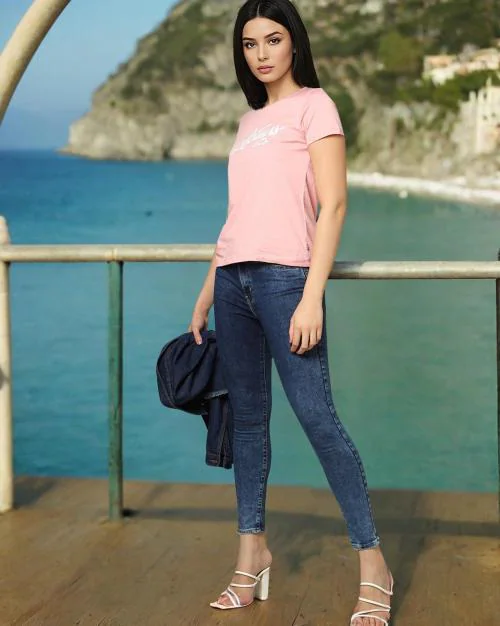 Lightly Washed Skinny Fit Jeans