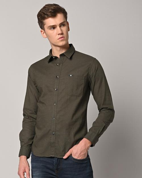 Men Slim Fit Shirt with Patch Pocket