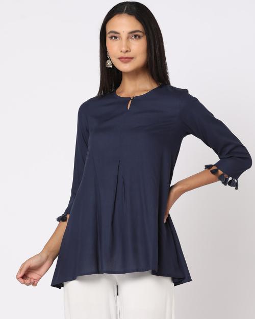 Round-Neck Tunic with Tasseled Sleeves Hem
