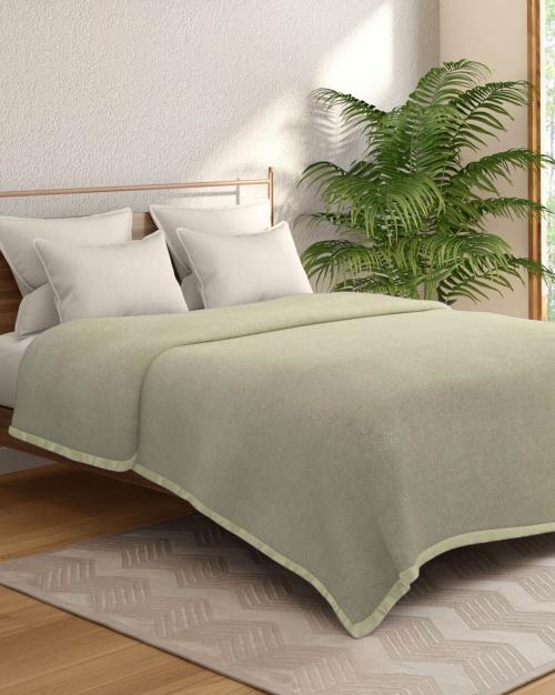Buy Double Blanket Online at Best Prices in India JioMart.
