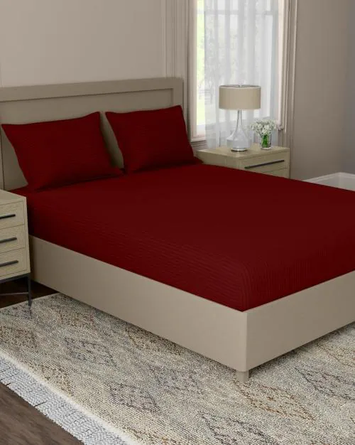 210 TC Striped Super King-Size Bedsheet with Pillow Covers