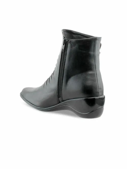 Shuz Touch's Women Solid Heeled Boots - Black