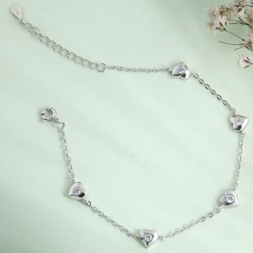 DEESSA Sterling Silver Heart Charm Bracelet with White Cubic Zirconia - Elegant Silver Rhodium Plated Jewelry for Women, Perfect Gift for Special Occasions valentine day