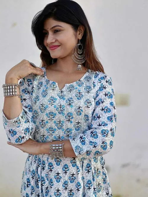 Arvian Fashions ELEGENTDIVA Women Pure Rayon Printed Gotta Nyra Cut Kurti And Pant Set WiTh Cotton Dupatta