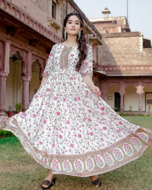 Sa Rasa Women White Printed Viscose Rayon Anarkali Kurta