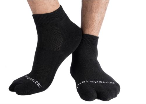 MONTAC LIFESTYLE Diabetic socks - Helps In Daibetic Neuropathy - Reduction Of Gangrene Chances - Increase Blood Circulation. (Separate Toe - Black) (Pack of 1)
