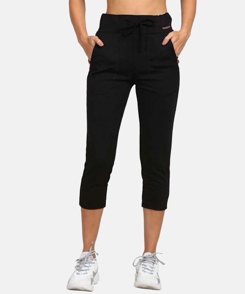FRUIT OF THE LOOM Women's Black Solid Cotton Blend Pack of 1 Capris