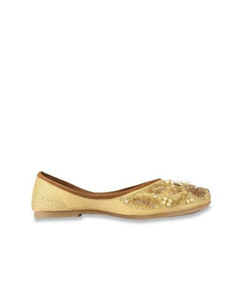 Desi Colour Women's Yellow Ethnic Juttis
