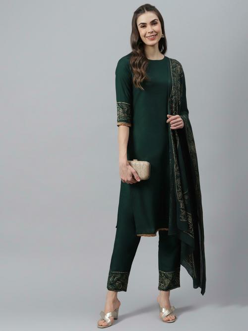 Stylum Women Dark Green Solid Rayon Kurta Suit Set