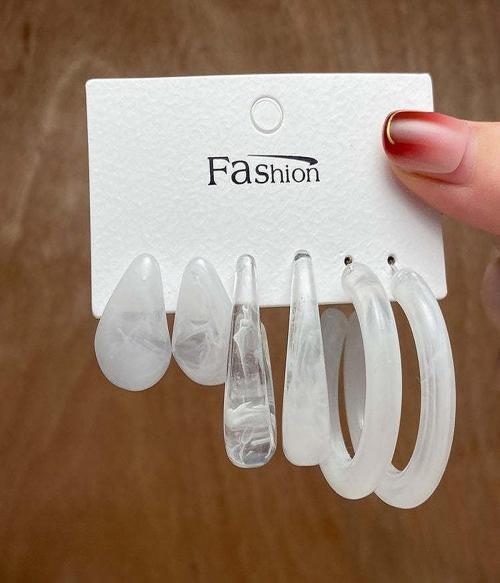 DESTINY JEWEL'S New Korean White Acrylic Vintage Geometric C Shaped Resin Hoop Earrings Acrylic Hoop Earring