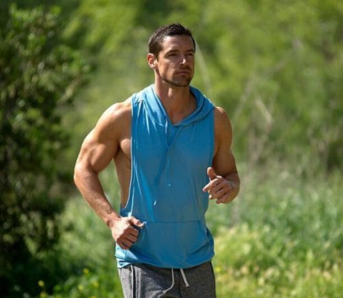 mens gym tank tops workout fitness hooded vest sport muscle t-shirt sleeveless hoodies with pockets size M Color Sky Blue