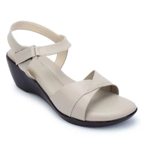 Stepee Trending Stylish Fancy and Comfortable Cream Flat Sandals for Women & Girls