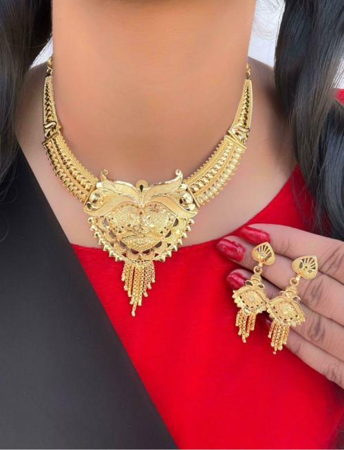 Buy TONOLIKA JEWELLERY Goldplated Brass Jewellery Set (Gold) Online at