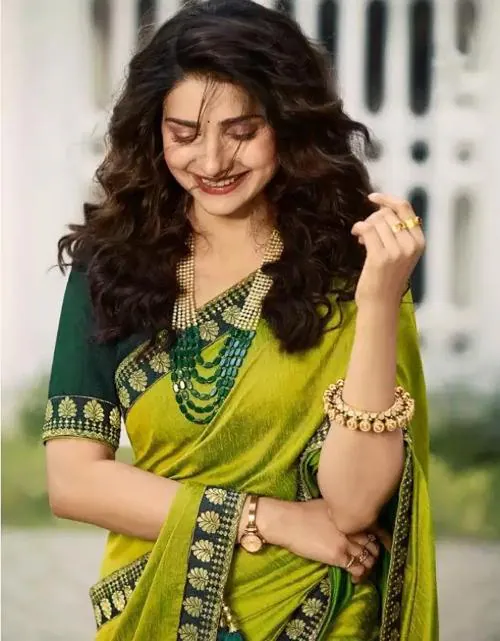 SHREE SHAKTI FASHION Temple Border Bollywood Lace Saree (Multicolor)