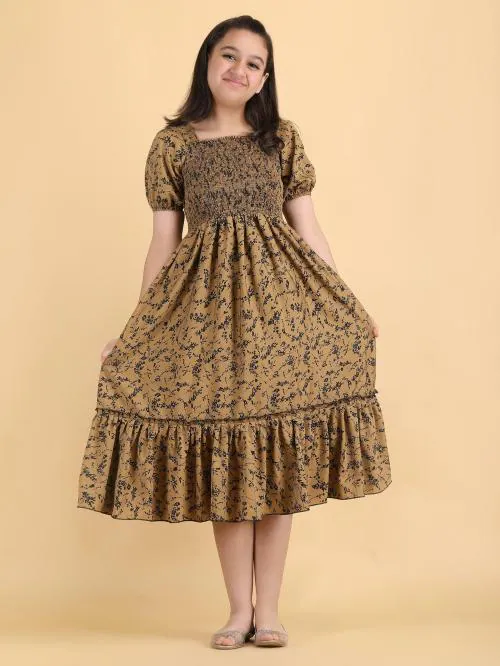 UNSORT Floral Print Fit & Flare Dress with Smocked Detail-Elegant Comfort with Crepe Solid Square Neck Short Sleeve Knee-Length Girls' Dresses - Breathable Fabric, Stylish Design, Durable Quality, Versatile Use, and Age-Appropriate Fit-1PC (Size-S)