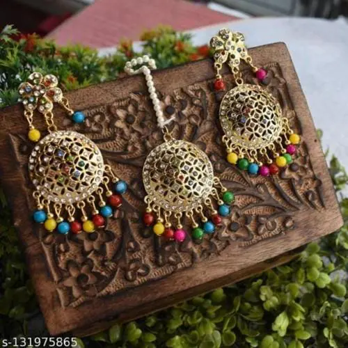 ANTILOOK Women Earring & Mangtikka Set