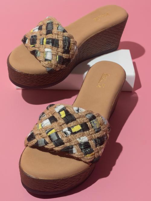 Inc.5 Women Black Textured Wedge Heels