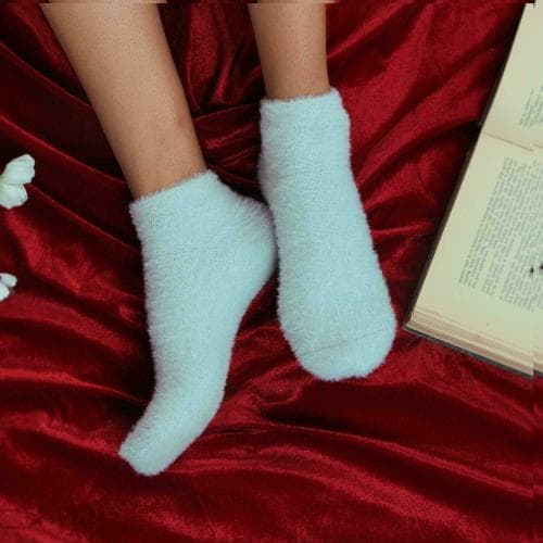 Bonjour Women's Feather-Lite Fur Socks - Pack Of 4