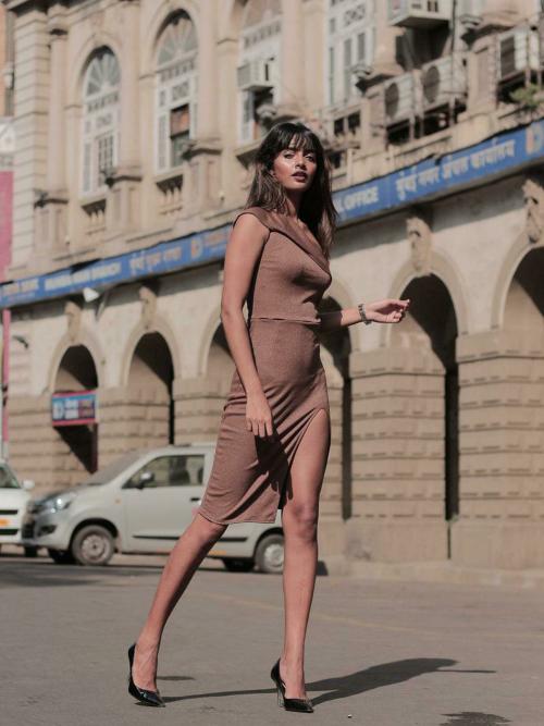 Women Beige Shimmer One Shoulder Slit Dress (L)