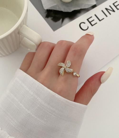 Vembley Fancy Gold-plated Adjustable Windmill Stone Rotating Ring